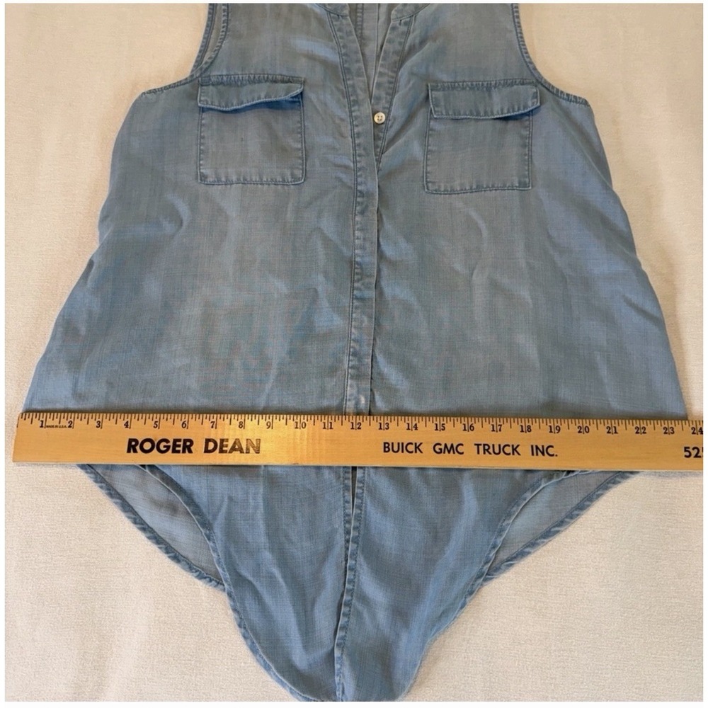 Chico's Blue Lyocell Sleeveless Tie Front Button Down Top Size 1 - Picture 6 of 9